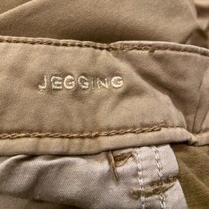 Womens cacky American eagle size 14 regular